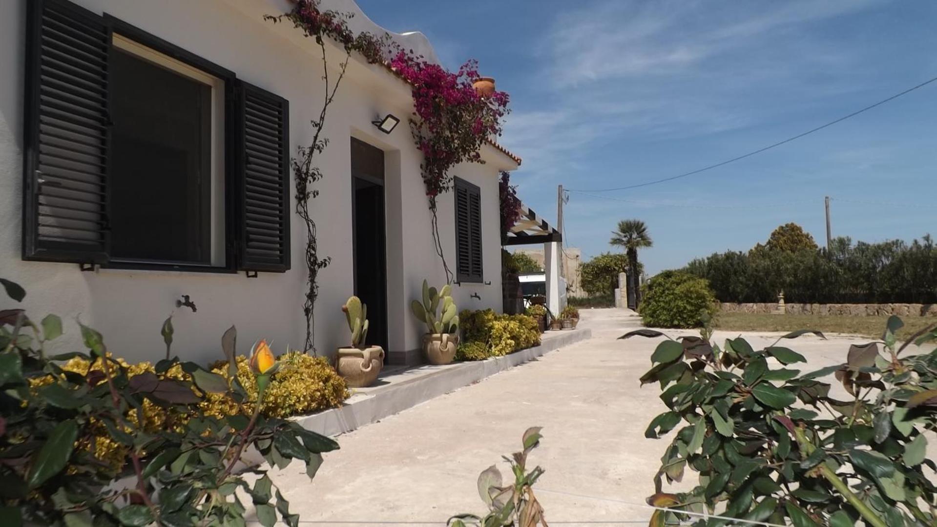 Beb Nonno Baffo Bed & Breakfast Avola Dış mekan fotoğraf